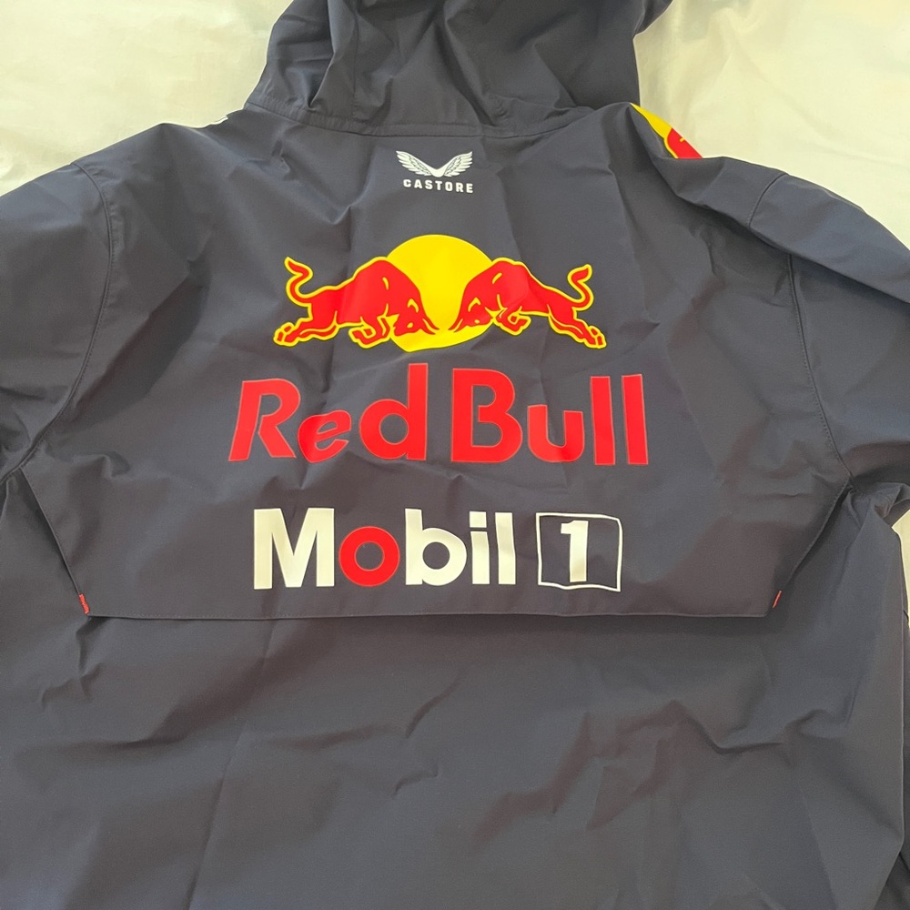 RedBull Racing F1 Softshell Water Resistant Jacket - Picture 2 of 3